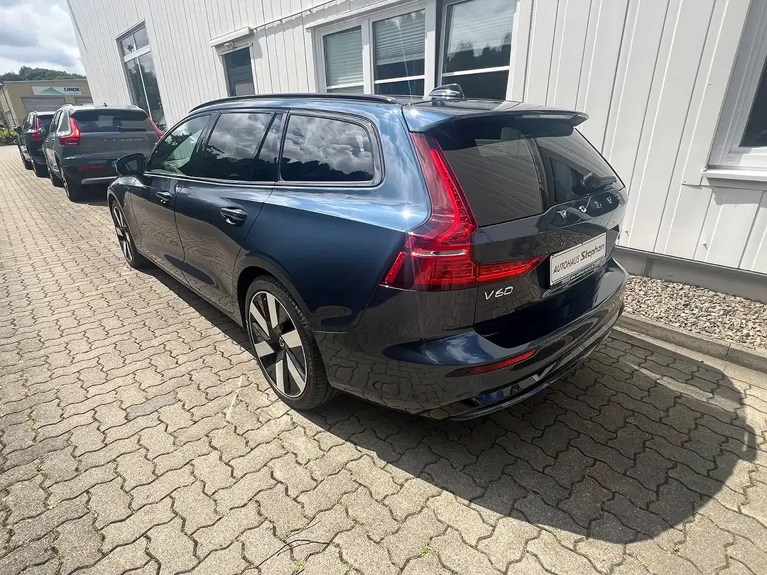 Volvo V60 T8 AWD Recharge Plus Dark - Thumbnail 5