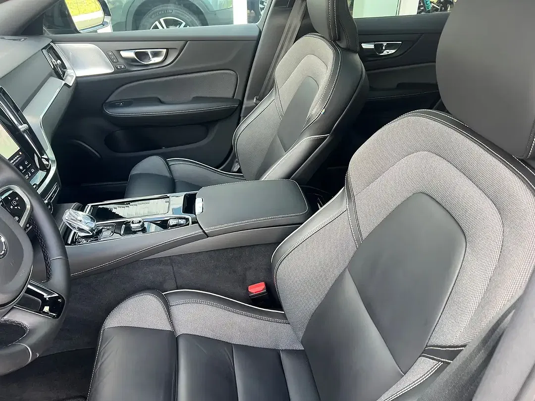 Volvo V60 T8 AWD Recharge Plus Dark - Thumbnail 9