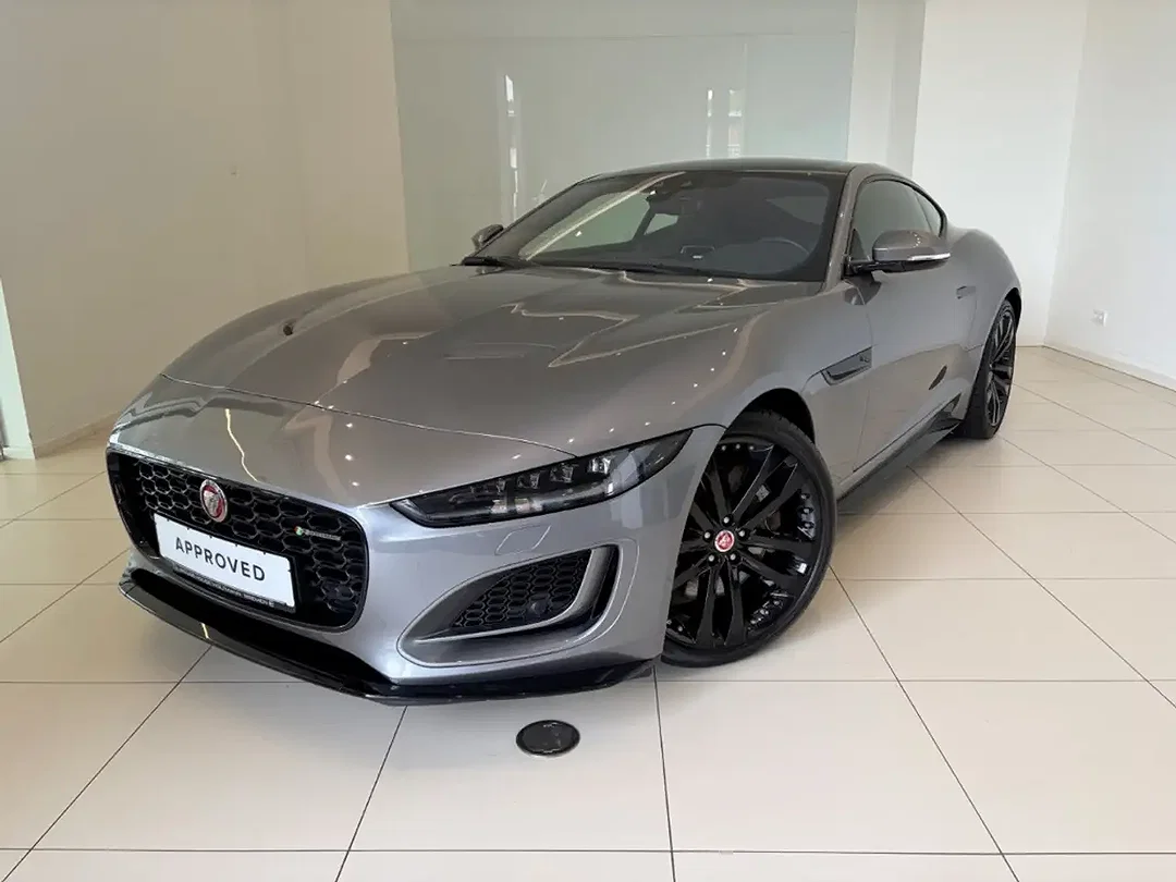 Jaguar F-Type P300 Coupe R-Dynamic Black - Afbeelding 1