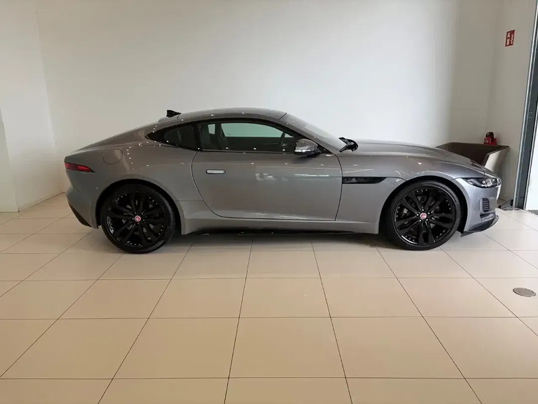 Jaguar F-Type P300 Coupe R-Dynamic Black - Thumbnail 5