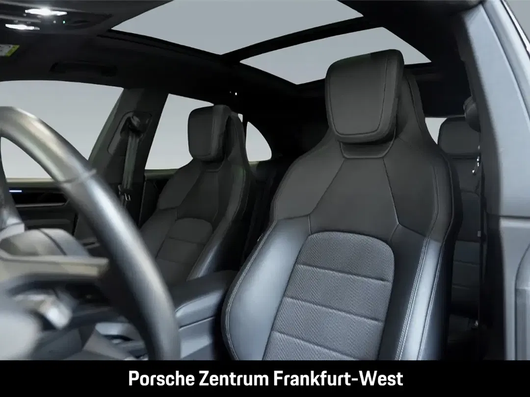Porsche Macan 4 - Thumbnail 10