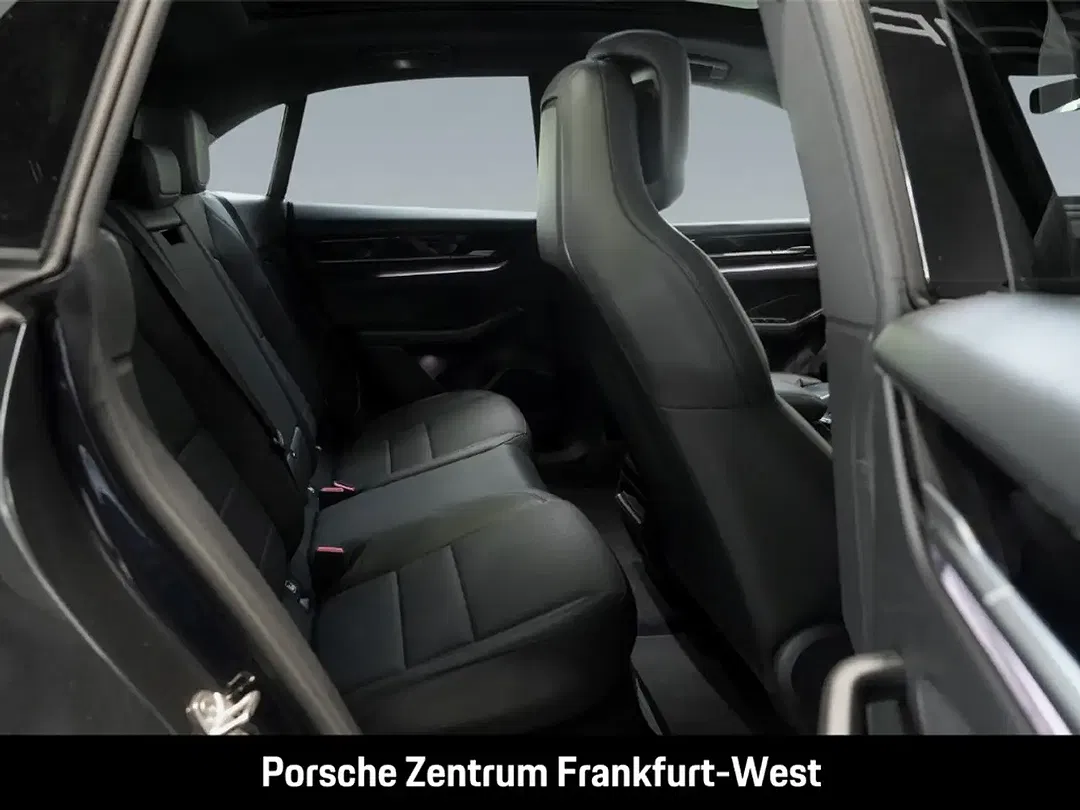 Porsche Macan 4 - Thumbnail 14