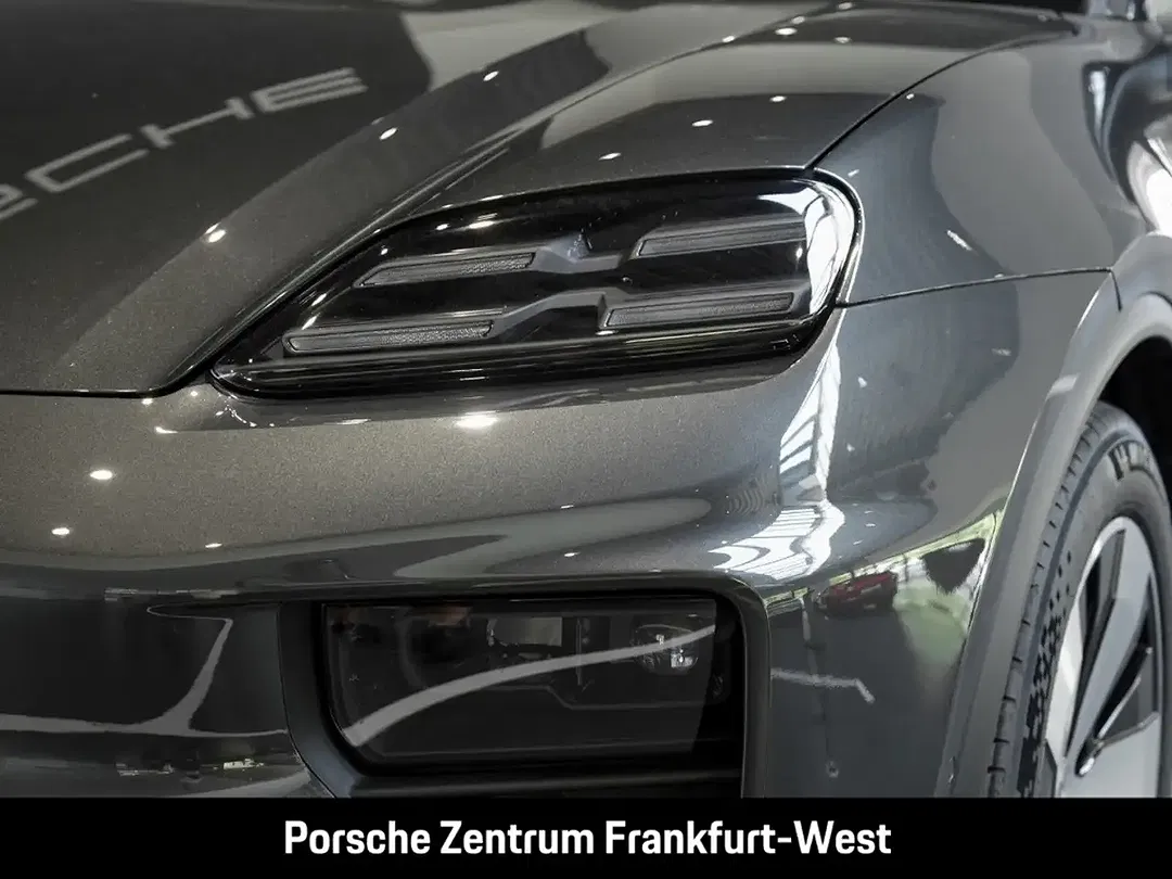 Porsche Macan 4 - Thumbnail 7