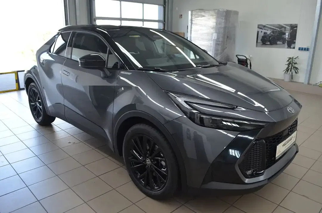 Toyota C-HR PHEV GR Sport - Thumbnail 3