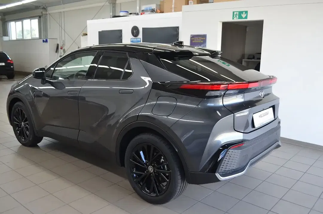 Toyota C-HR PHEV GR Sport - Thumbnail 6