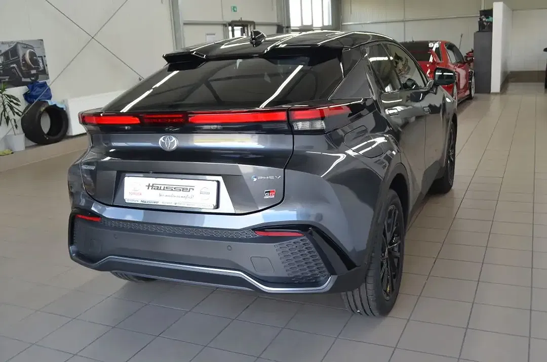 Toyota C-HR PHEV GR Sport - Thumbnail 8