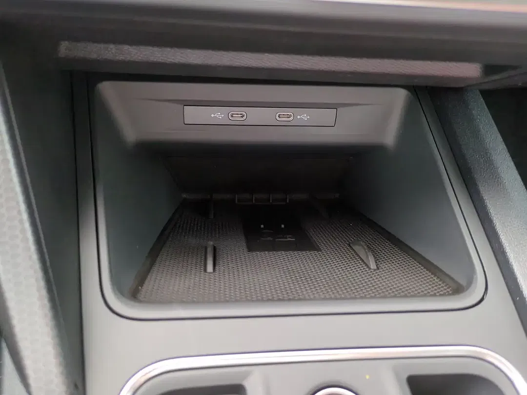 SEAT Leon 1.5 eTSI DSG AUT Road Edition - Thumbnail 13