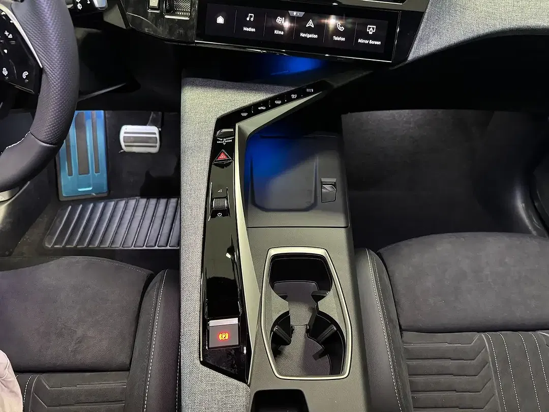 Peugeot 5008 145 Hybrid GT Exclusive - Thumbnail 22
