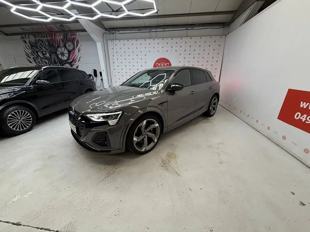 Audi SQ8 e-tron Matrix LED - Thumbnail 12