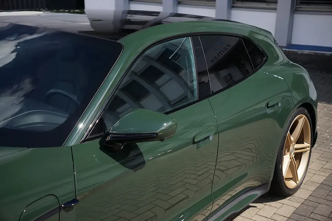 Porsche Taycan Sport Turismo - Thumbnail 11