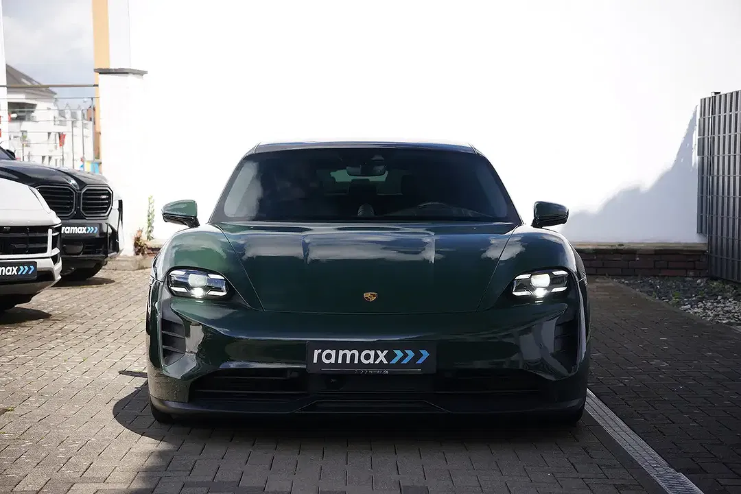 Porsche Taycan Sport Turismo - Thumbnail 2
