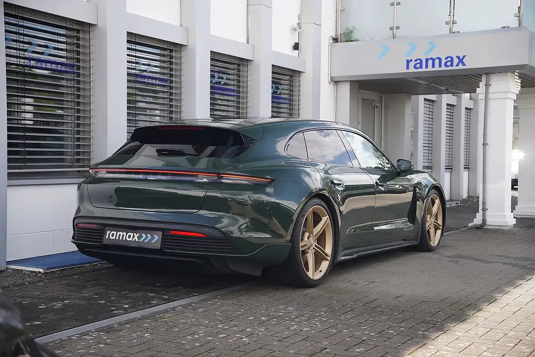Porsche Taycan Sport Turismo - Thumbnail 7