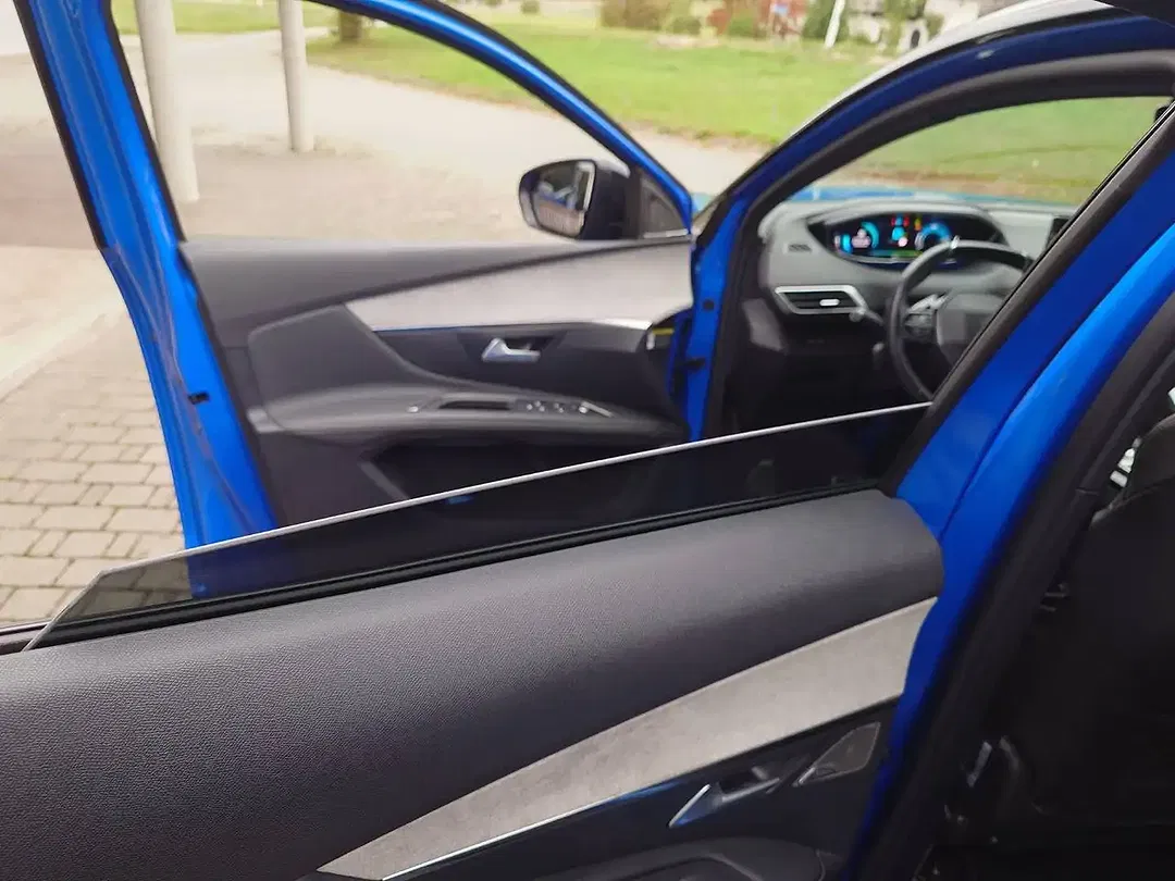 Peugeot 3008 4x4 Hybrid4 GT - Thumbnail 13
