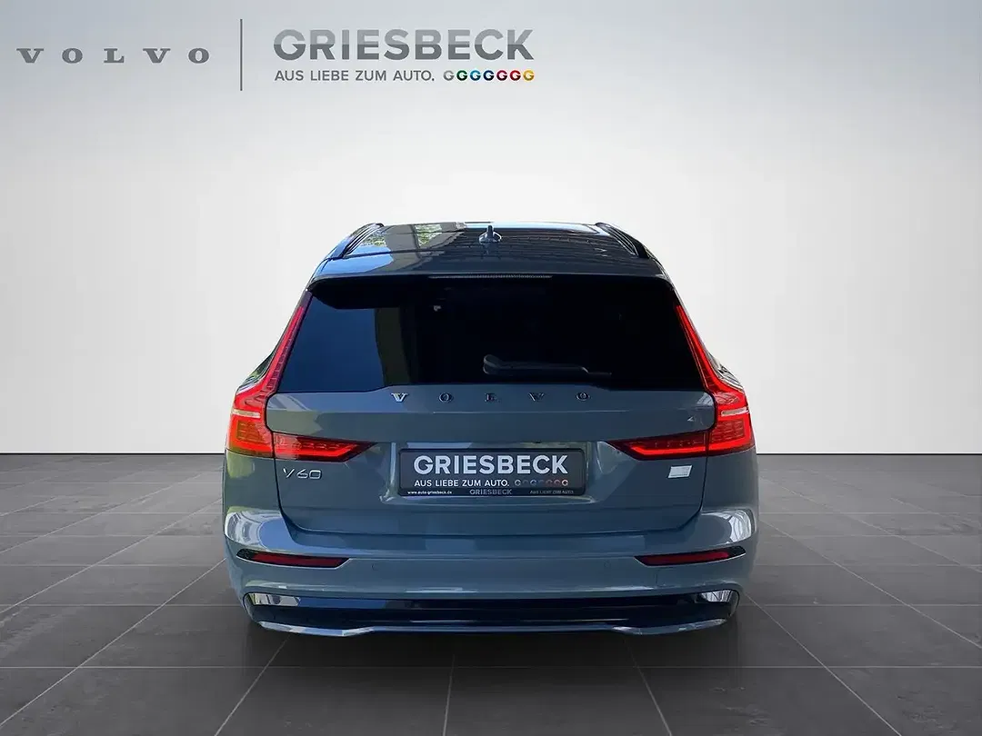 Volvo V60 T8 Recharge Ultimate Dark - Thumbnail 4