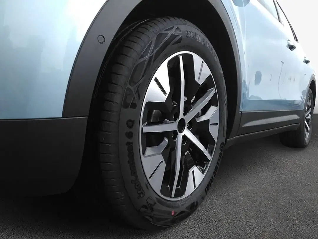 Ford Explorer Extended Range - Thumbnail 5