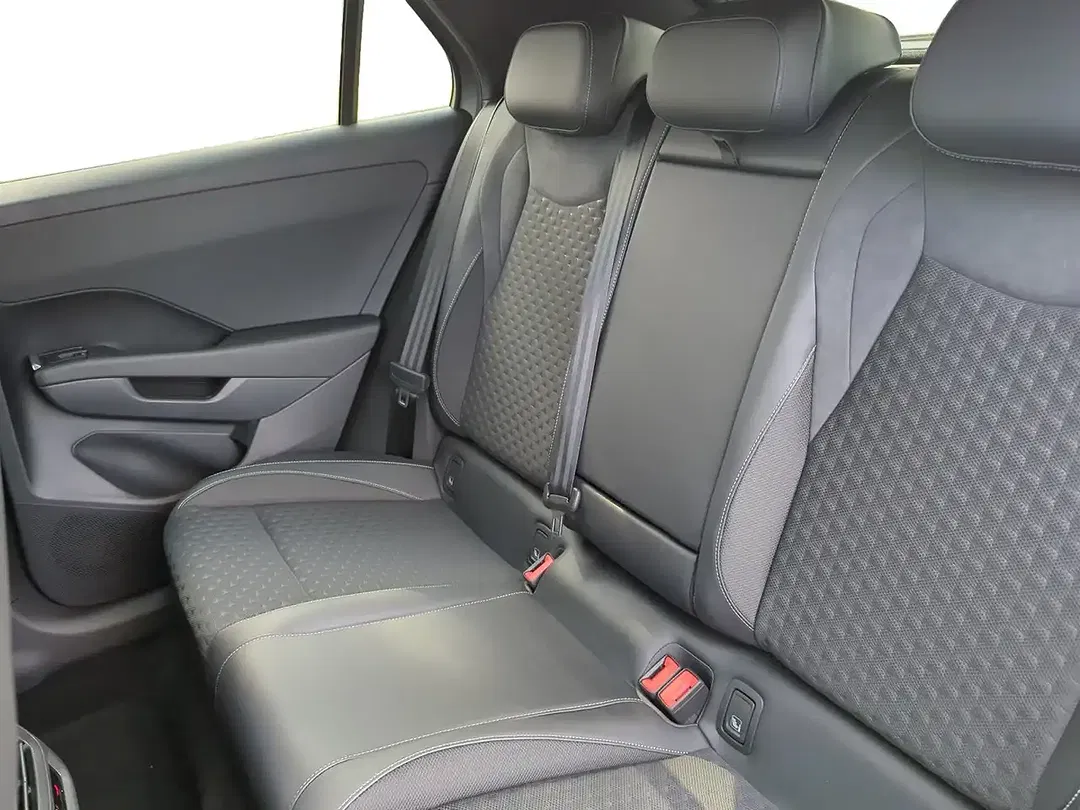 Volkswagen T-Roc 1.5 eTSI DSG R-Line - Thumbnail 9