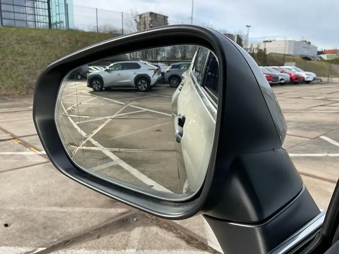 Lexus NX 450h+ PHEV - Thumbnail 25