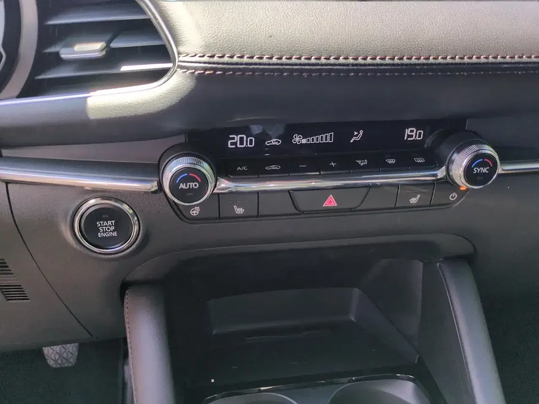 Mazda 3 2.0 e-SKYACTIV-G Centre-Line - Thumbnail 13