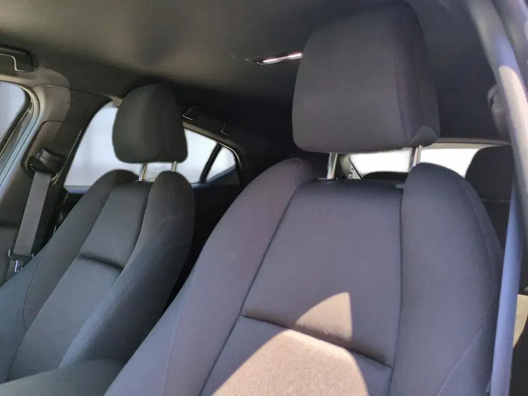 Mazda 3 2.0 e-SKYACTIV-G Centre-Line - Thumbnail 8