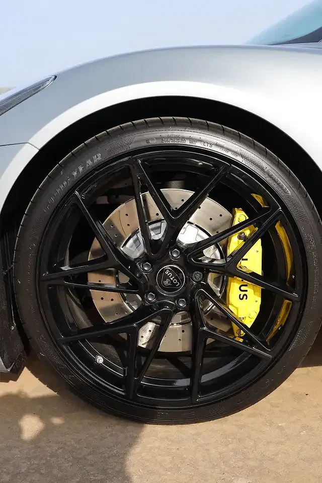 Lotus Emira Turbo SE - Thumbnail 11