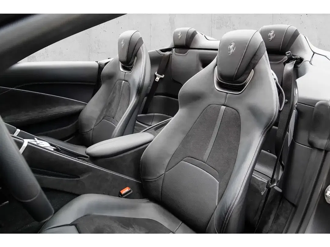 Ferrari Roma Spider - foto 15