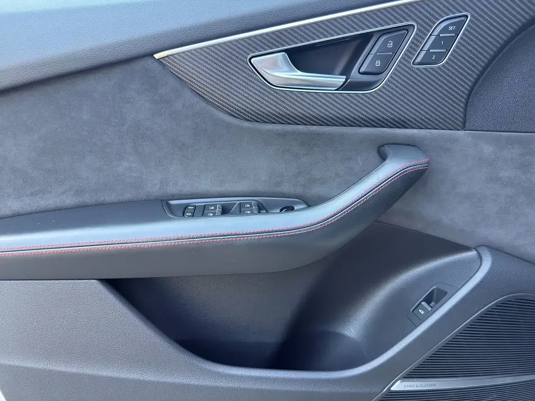 Audi RS Q8 4.0 TFSI quattro - Thumbnail 9