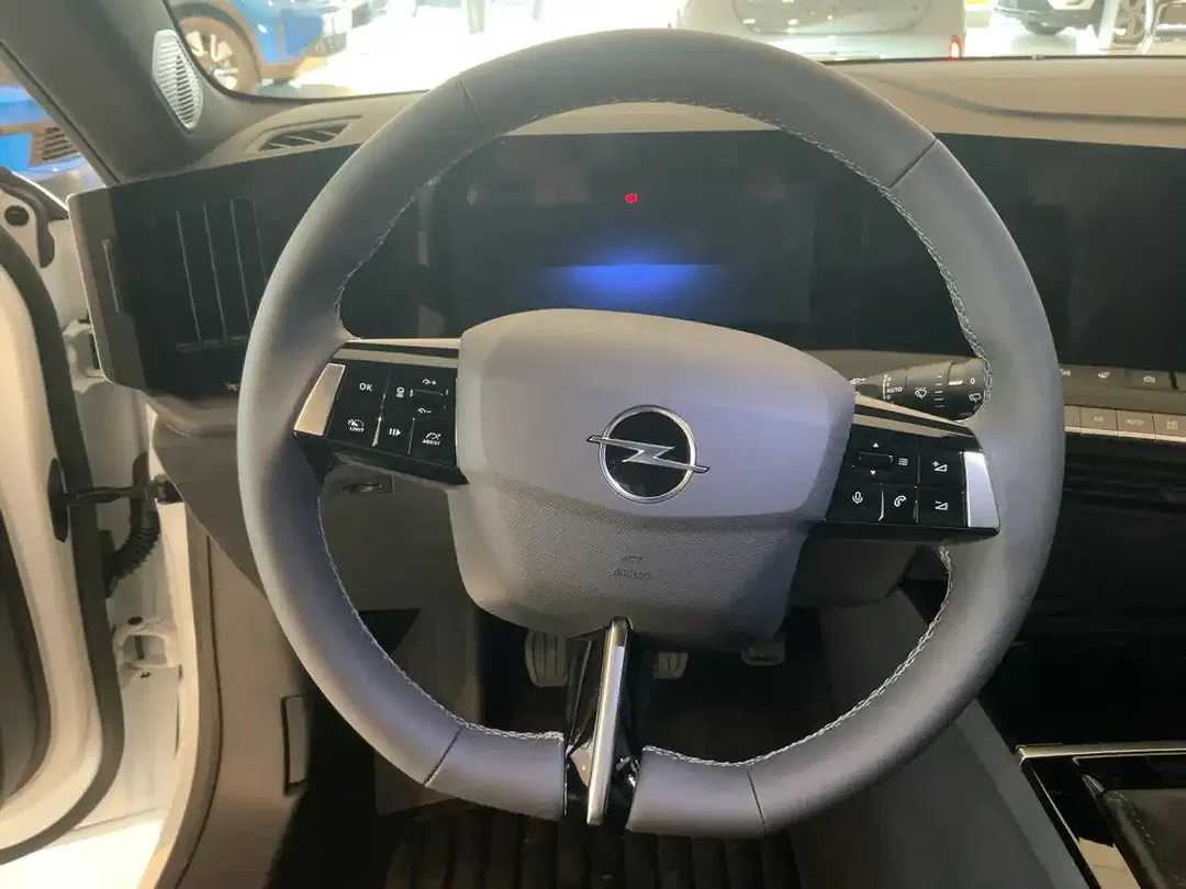Opel Astra 1.2 Turbo Edition - Thumbnail 9