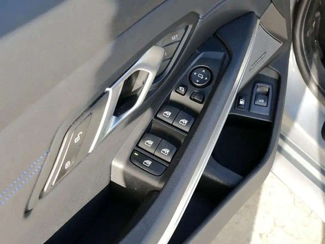 BMW 330 xDrive Touring M Sport - Thumbnail 13