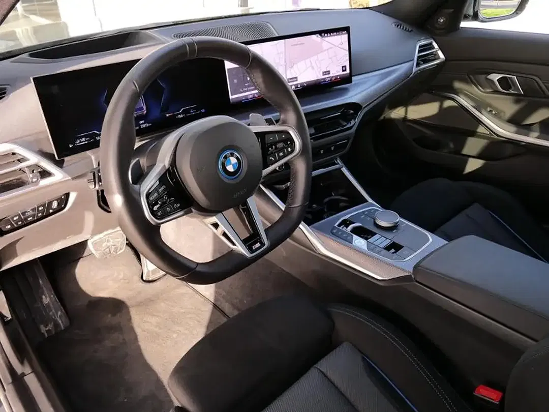 BMW 330 xDrive Touring M Sport - Thumbnail 14
