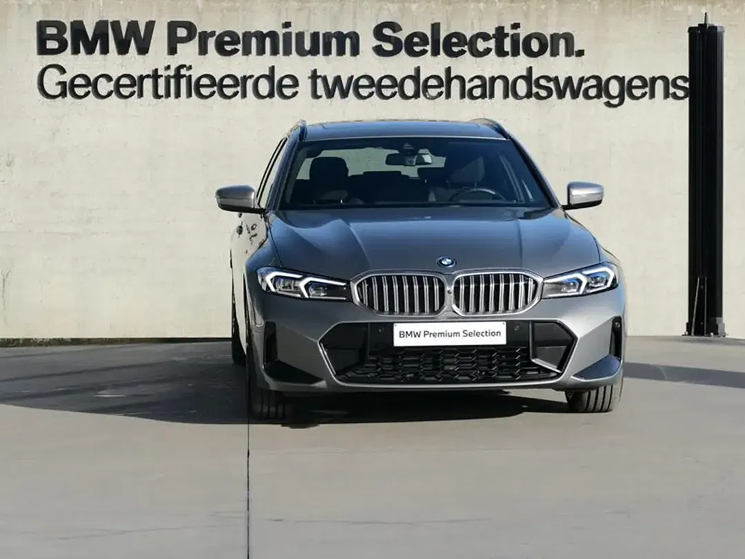 BMW 330 xDrive Touring M Sport - Thumbnail 2