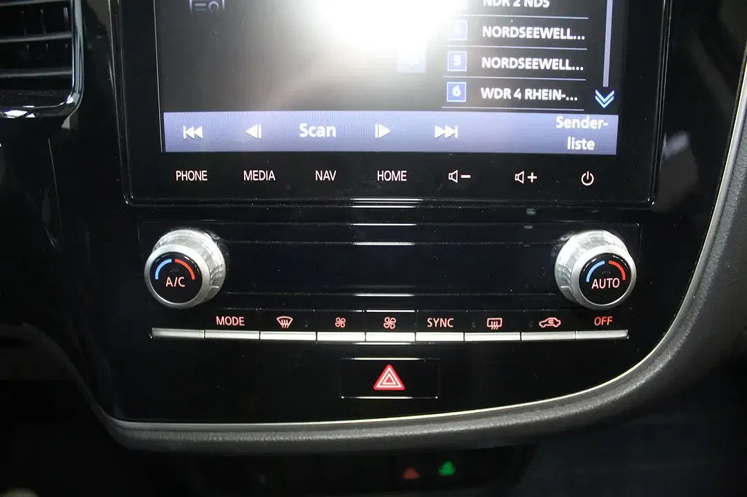 Mitsubishi Outlander PHEV 4WD Basis Spirit - Thumbnail 8