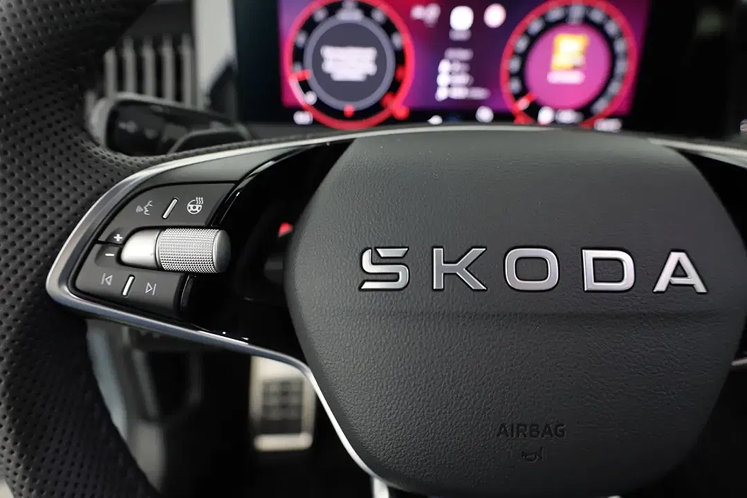 Skoda Superb 1.5 eTSI DSG Combi Sportline - Thumbnail 14