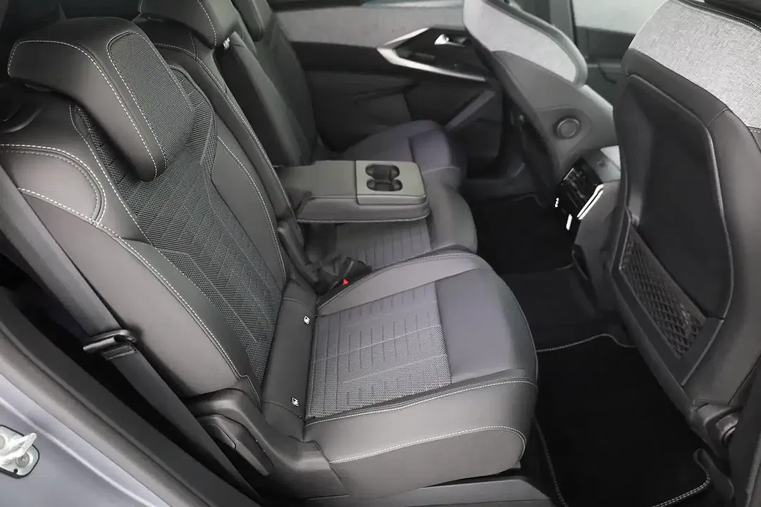 Peugeot 5008 AUT Hybrid GT - Thumbnail 23