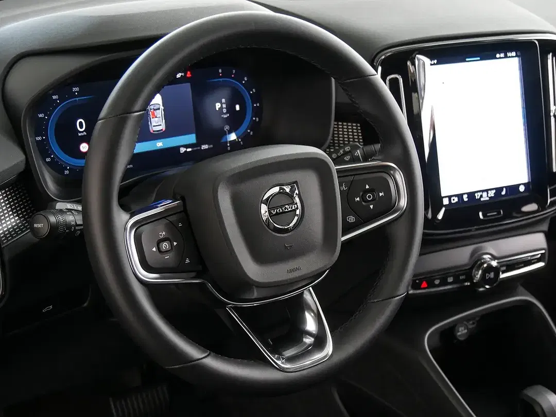 Volvo XC40 B3 Ultra Black Edition - Thumbnail 9
