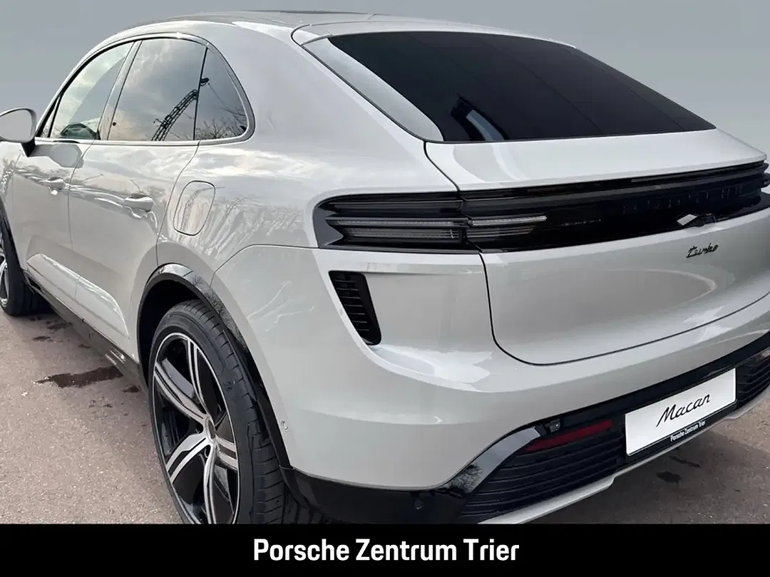 Porsche Macan Turbo - Thumbnail 10