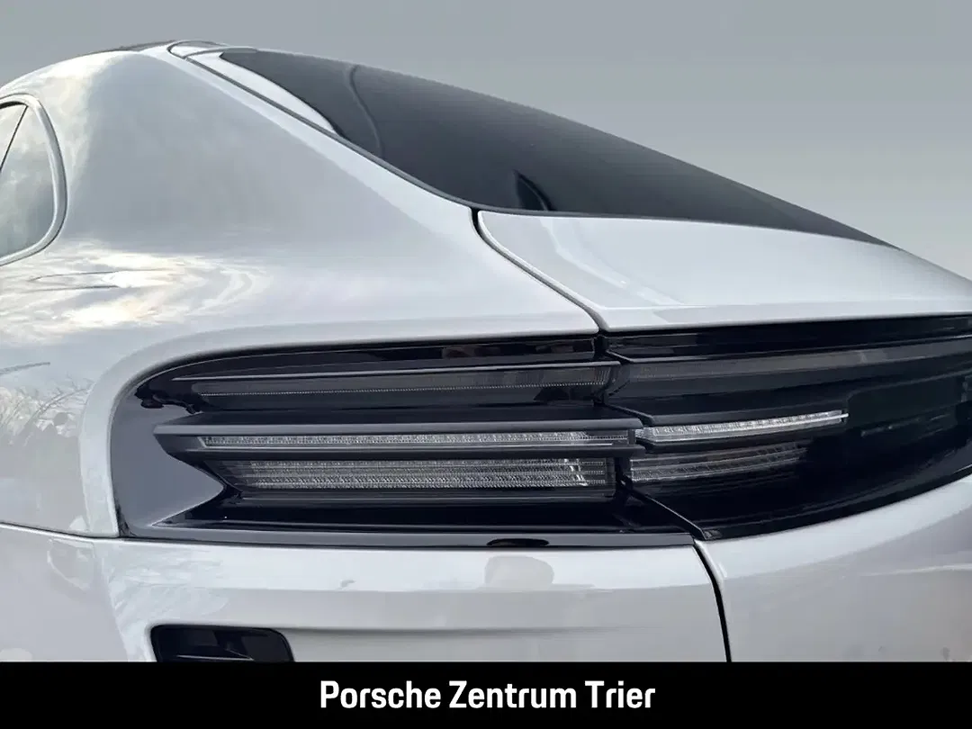Porsche Macan Turbo - Thumbnail 12