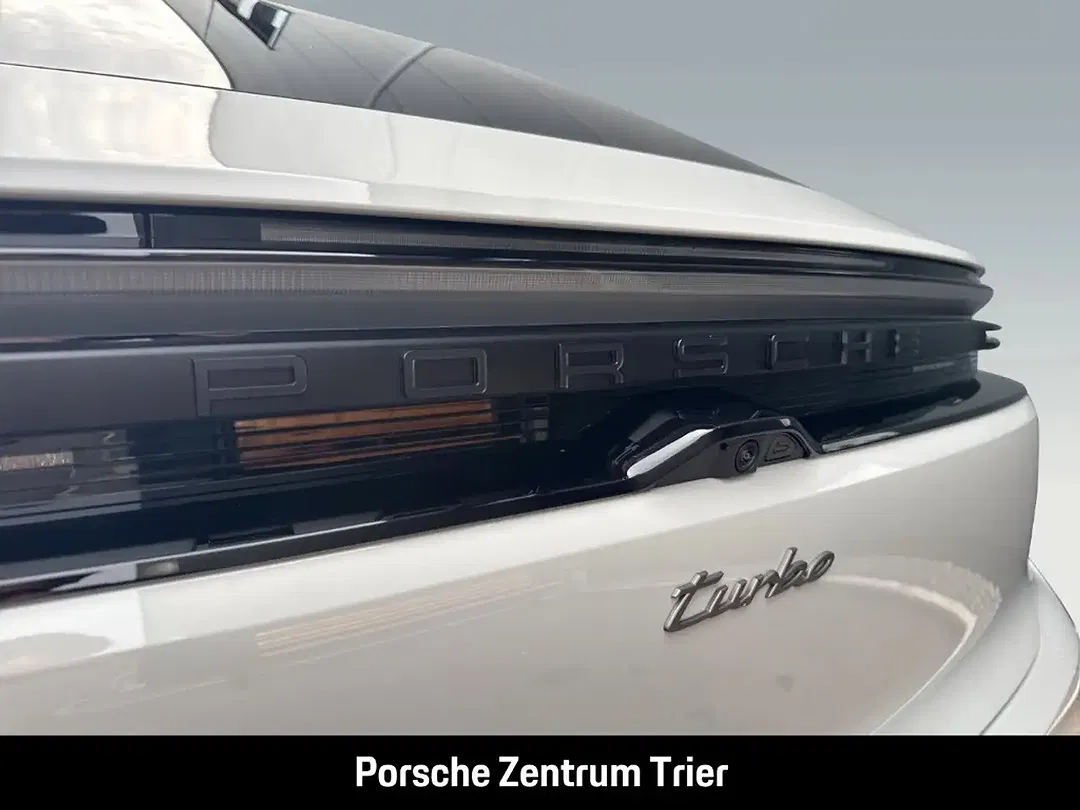 Porsche Macan Turbo - Thumbnail 13