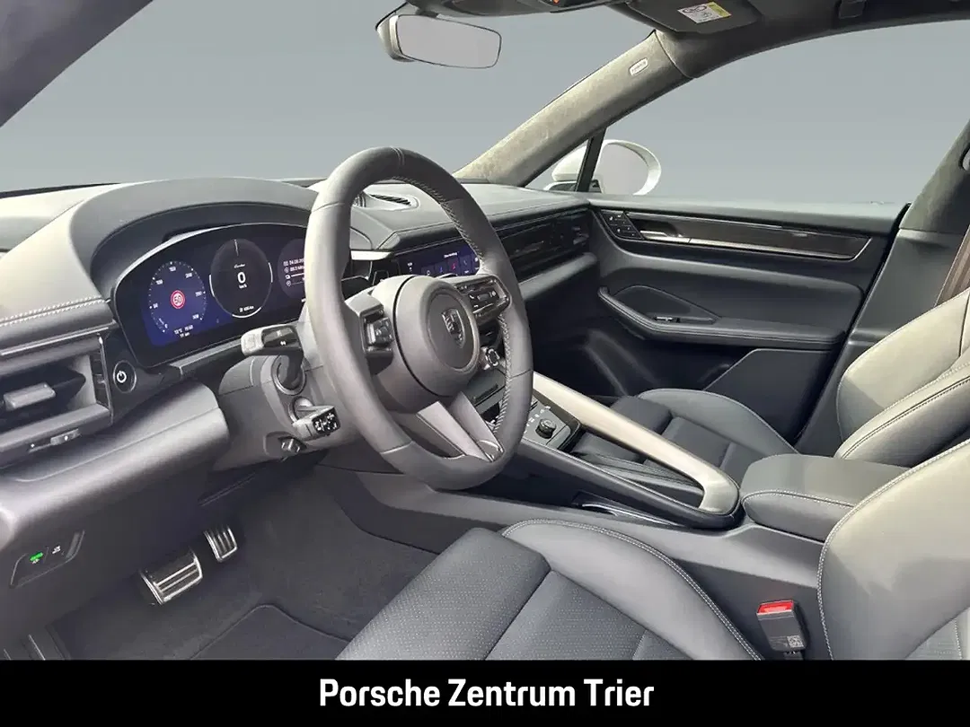 Porsche Macan Turbo - Thumbnail 4