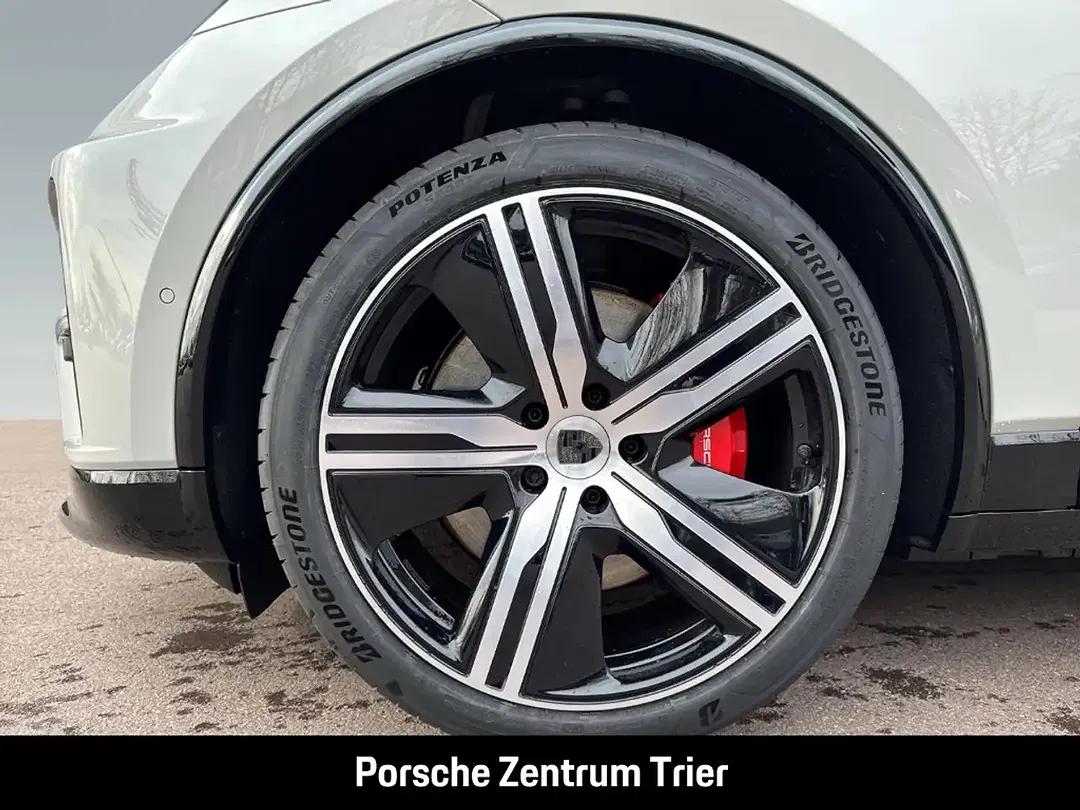 Porsche Macan Turbo - Thumbnail 8