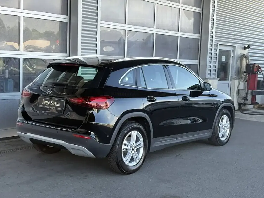 Mercedes-Benz GLA 200 MBUX - Thumbnail 6