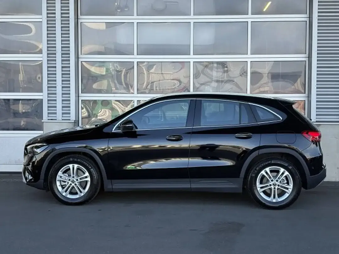 Mercedes-Benz GLA 200 MBUX - Thumbnail 8