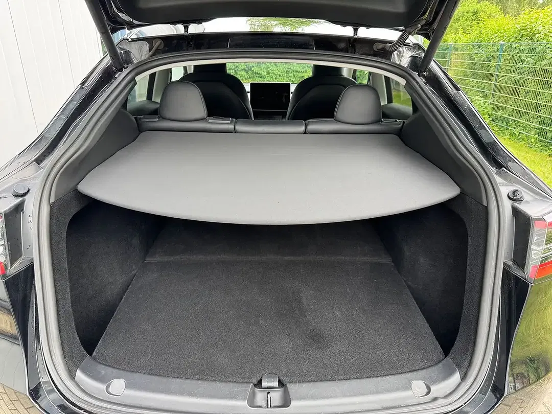 Tesla Model Y AWD Dual Motor Long Range - Thumbnail 13