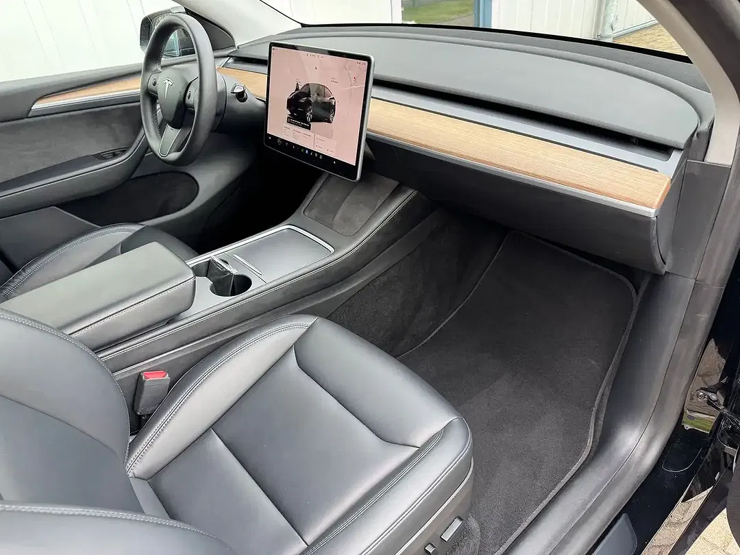 Tesla Model Y AWD Dual Motor Long Range - foto 15