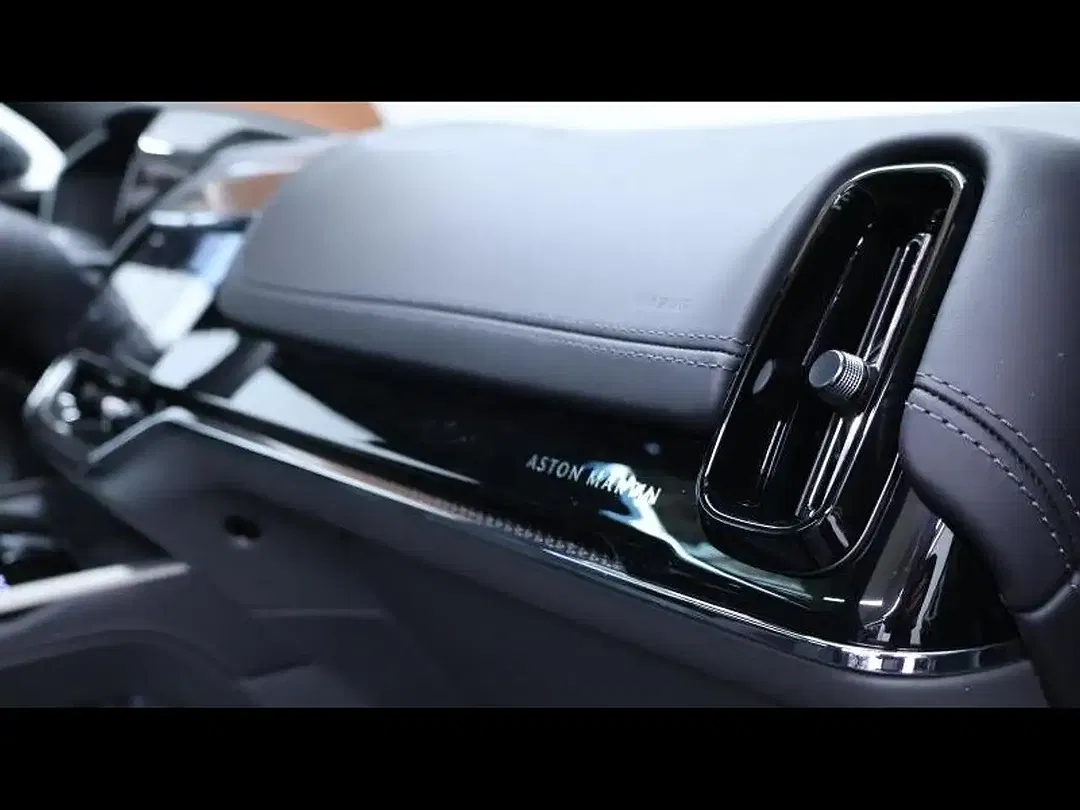 Aston Martin DBX 707 V8 - Thumbnail 13