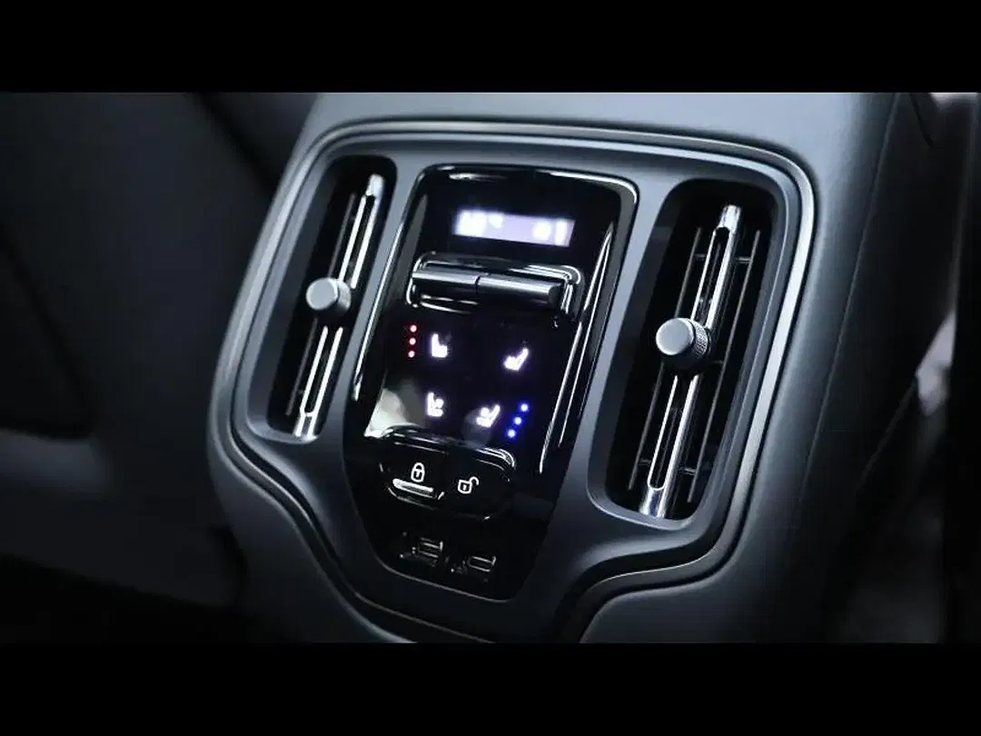 Aston Martin DBX 707 V8 - foto 15