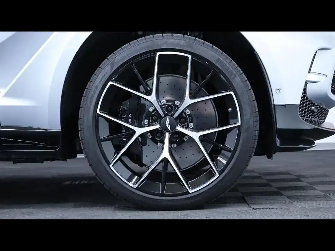 Aston Martin DBX 707 V8 - Thumbnail 6