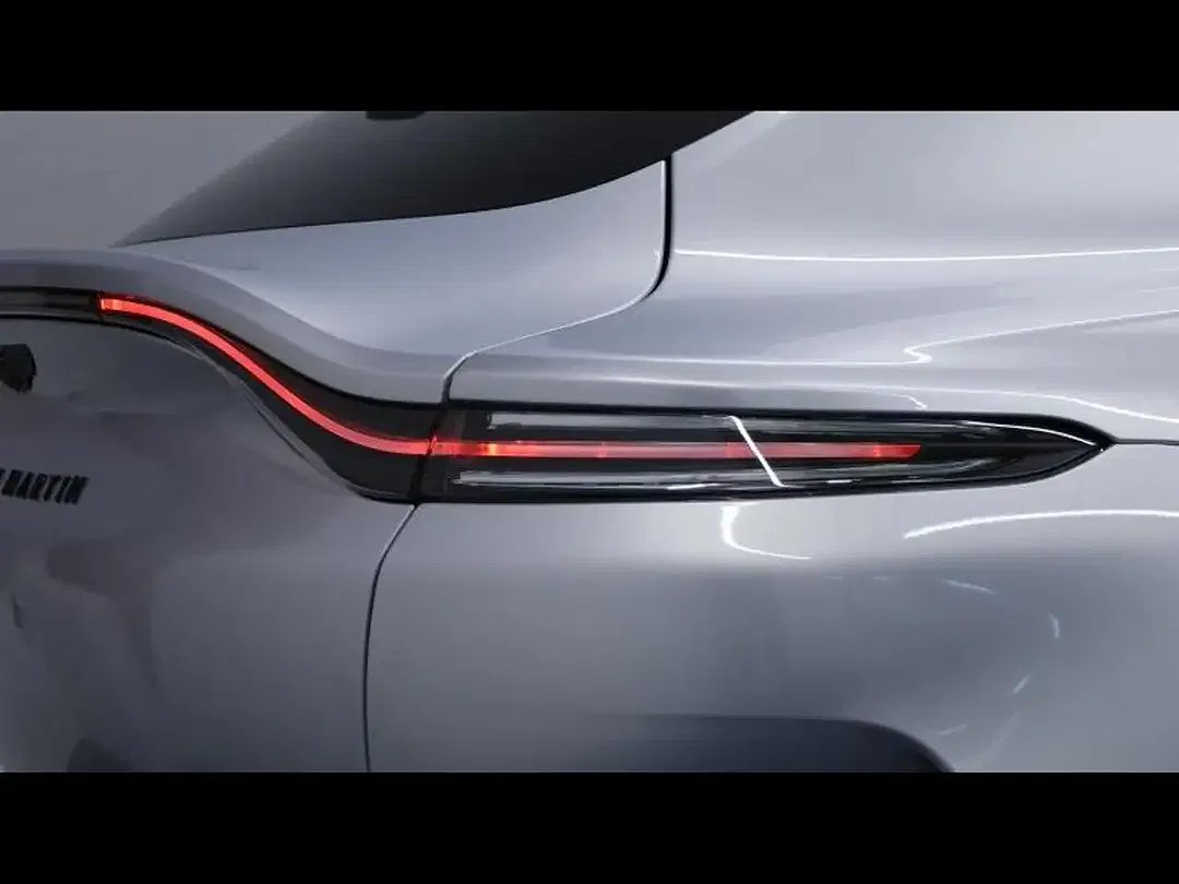 Aston Martin DBX 707 V8 - Thumbnail 7