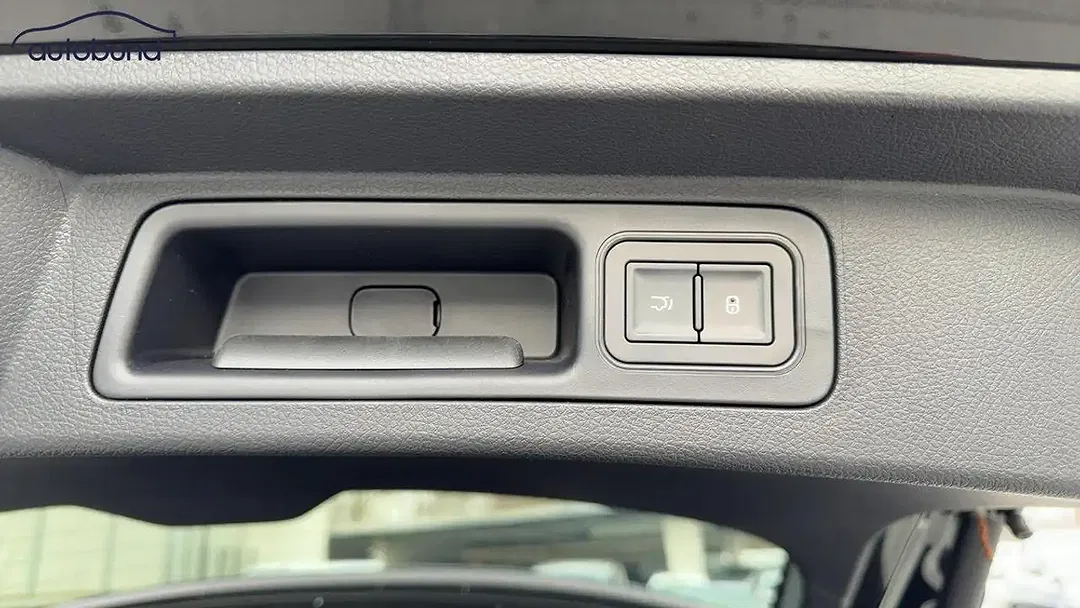 BYD Seal U DM-i PHEV AWD Design - Thumbnail 13