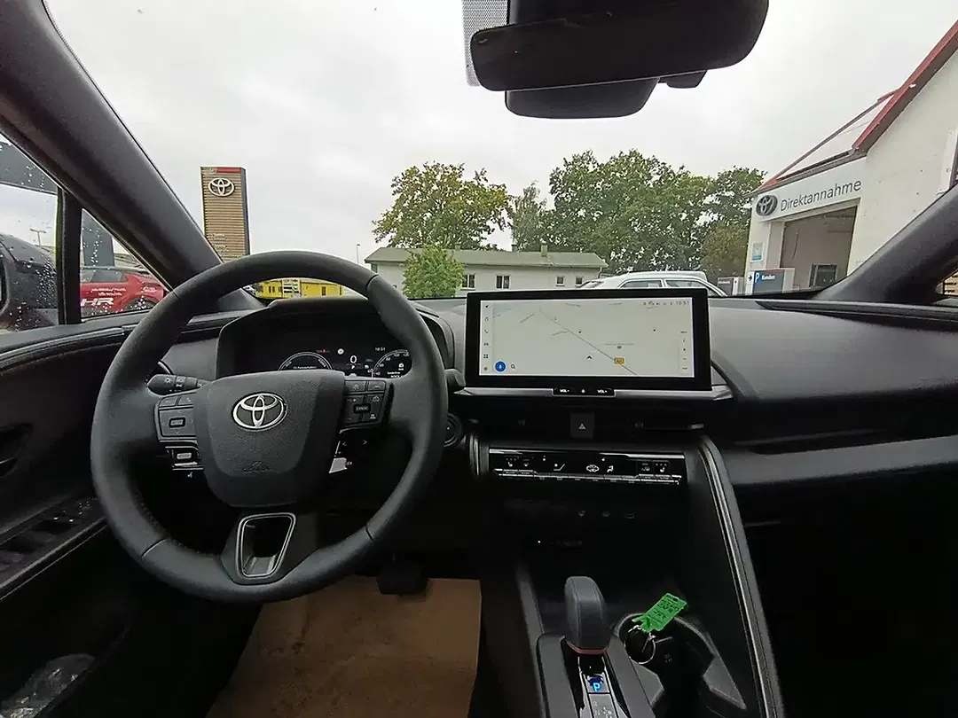 Toyota C-HR Hybrid Teamplayer - Thumbnail 9