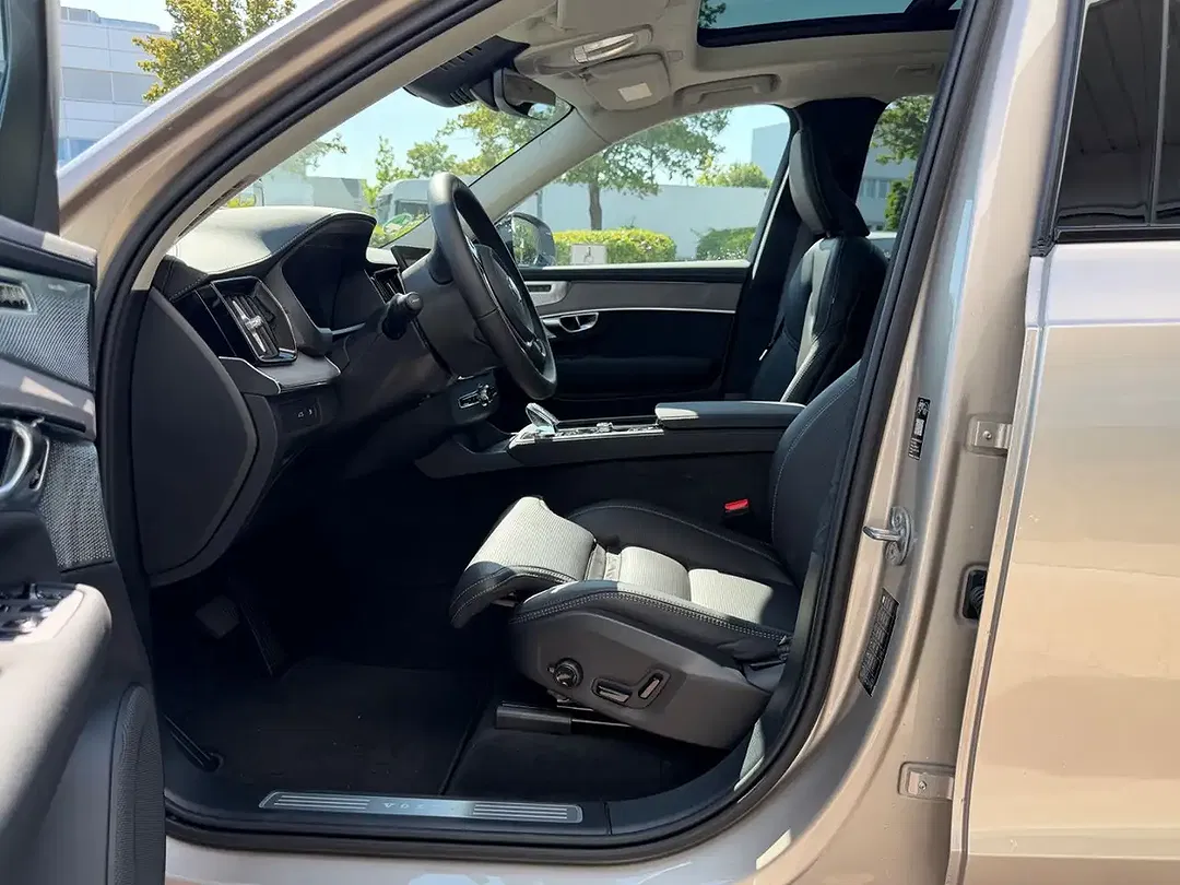 Volvo XC90 T8 AWD Ultra Dark - Thumbnail 6